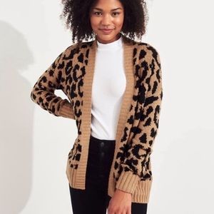 Hollister Leopard Cardy